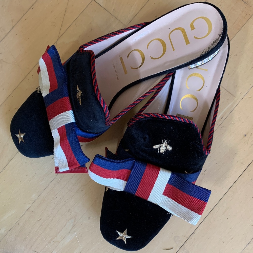 GUCCI Black velvet, web bow, bee/star mule, 40/10. PG